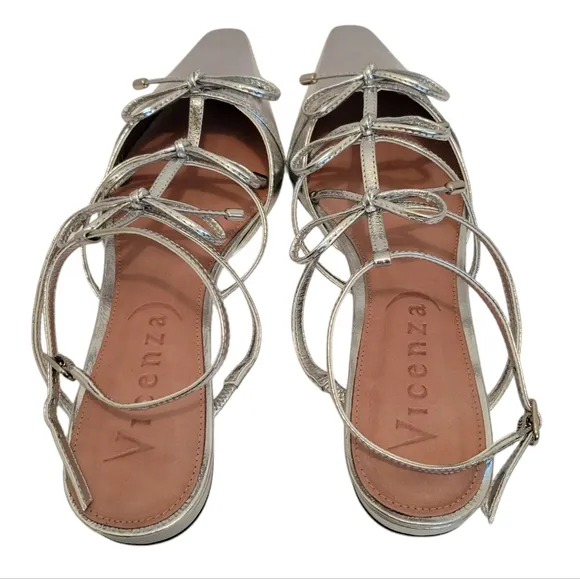 NWT Vicenza Boulevard Bow Flats In Silver Women's Size US 8