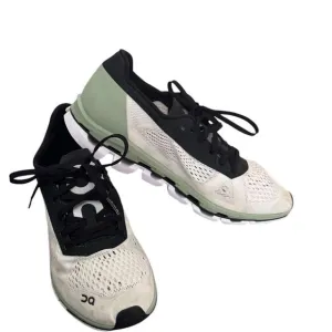 On clouds running Cloudboom Running Sneakers 9.5 women’s