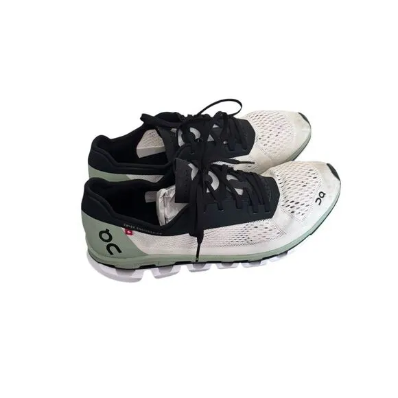 On clouds running Cloudboom Running Sneakers 9.5 women’s