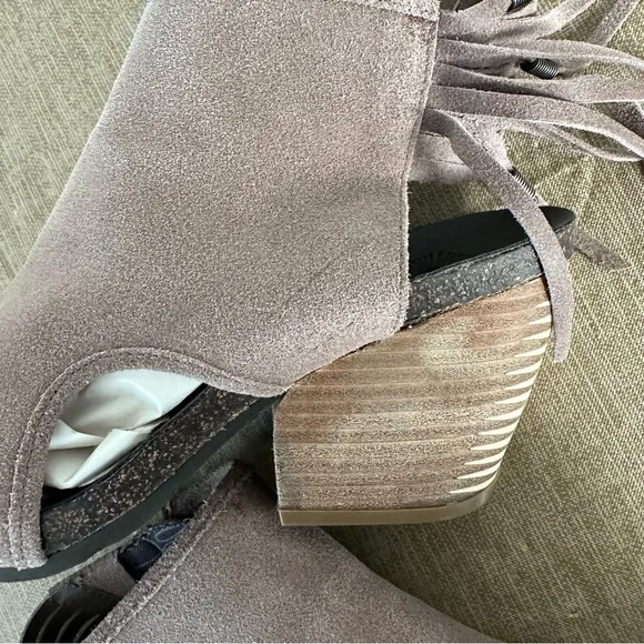 OTBT Free Spirit Suede Leather Heels Tassel Open Toe Sandals