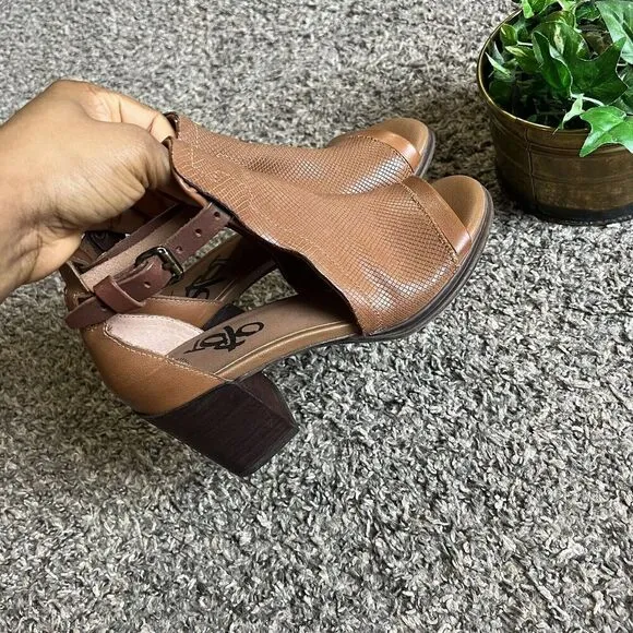 OTBT Metaphor Size US 6.5 M Women Leather Ankle Strap Open Toe Sandals Brown New