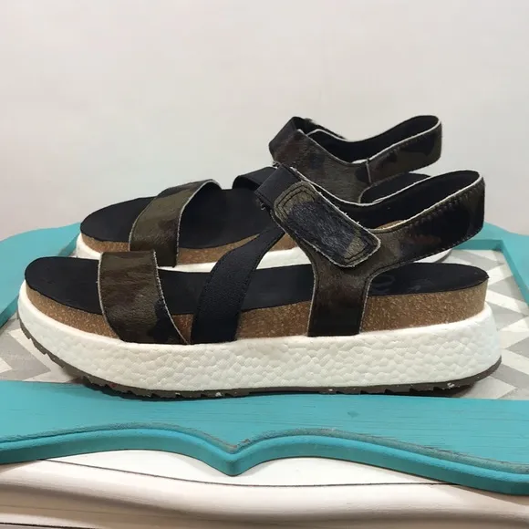 💙OTBT Sierra Mud Camo Sandal