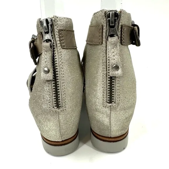 OTBT Teamwork Ankle Leather Wedge Sandals Size 8 Platform Shoes Cork Silver Gray