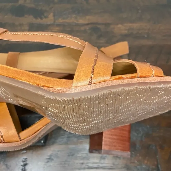 Patricia Nash Ornelia Sandals NEW Brown Leather Block Heel Criss Cross Size 9.5