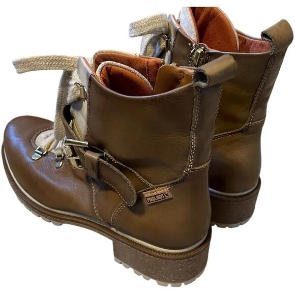 Pikolinos Aspe Lace Up Boots in Olive