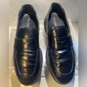 PRADA men’s spazzolato rois leather penny loafers in black sz 10.5