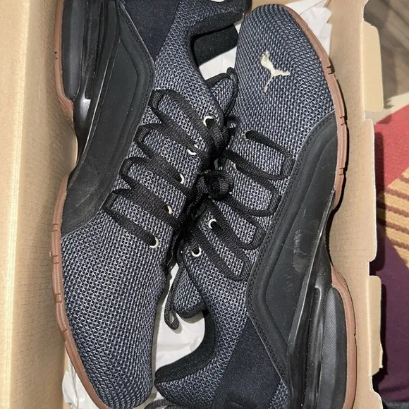PUMA Axelion Men's sz 11 NIB​​