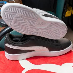 PUMA Black Smash V2 Men'sLeather  Sneakers