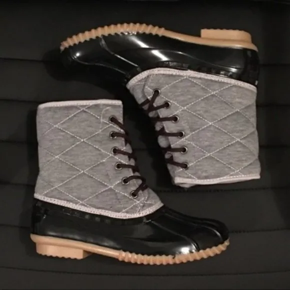Quilted Duck Boots Gray Black Lace Up Rainboots