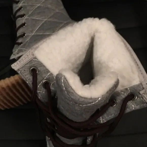 Quilted Duck Boots Gray Black Lace Up Rainboots