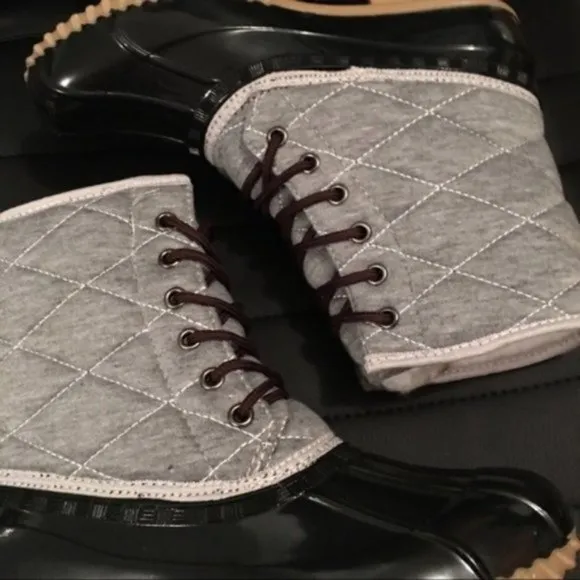 Quilted Duck Boots Gray Black Lace Up Rainboots