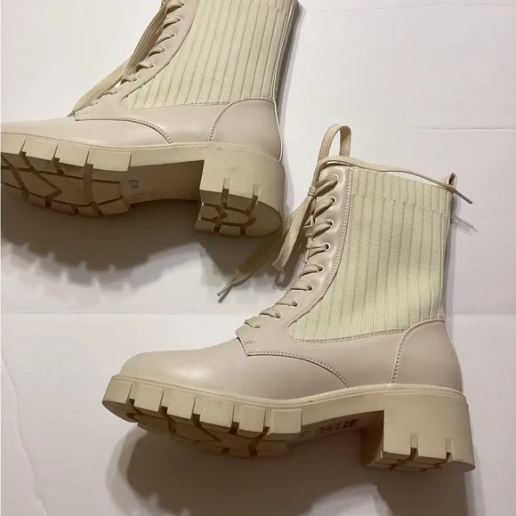Qupid Renley Ivory Bone Lace Chunky Combat Women’s Boots Size 9