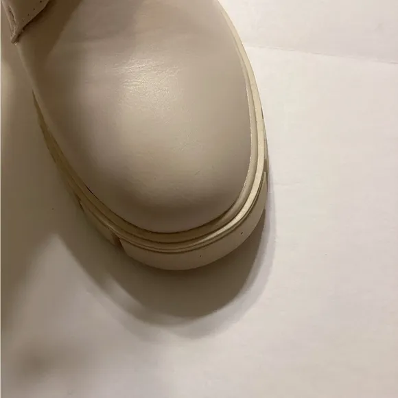 Qupid Renley Ivory Bone Lace Chunky Combat Women’s Boots Size 9
