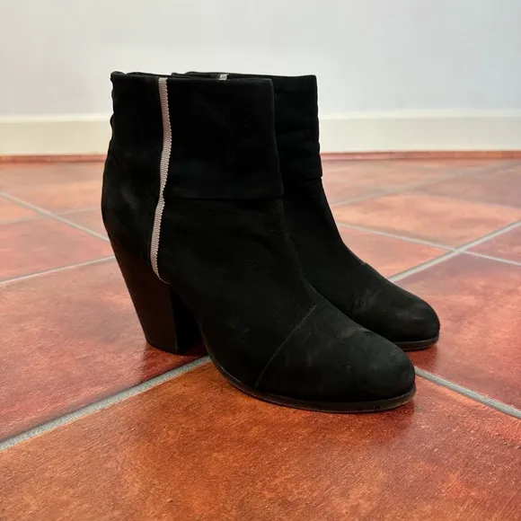 Rag &amp; Bone Classic Newbury Boots w/ Stripe Size 10