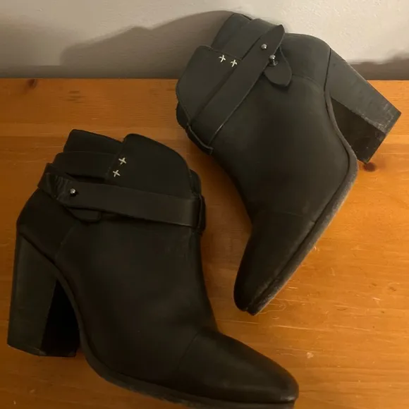 Rag &amp; Bone Harrow Leather Ankle Booties Size 39 Chunky Heel Moto