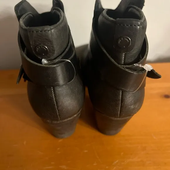 Rag &amp; Bone Harrow Leather Ankle Booties Size 39 Chunky Heel Moto