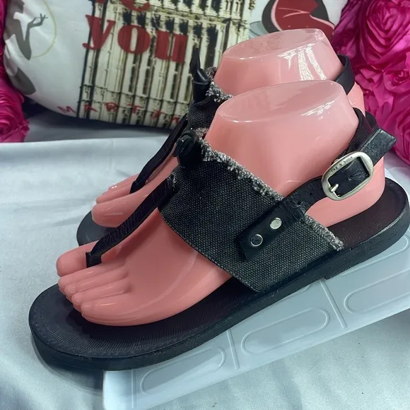 Rag &amp; Bone Quinn Sandals, Size 7,‎ Black Leather, Charcoal Denim, T-Strap