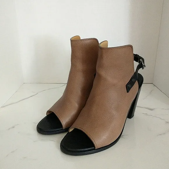 Rag &amp; Bone Wyatt Peep-Toe Genuine Leather Slingback Sandals Taupe/Black 39.5 EU