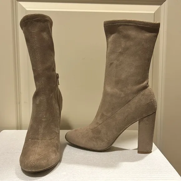 Renvy pull on boots mid calf soft suede like chunky heel half zip size 8 beige