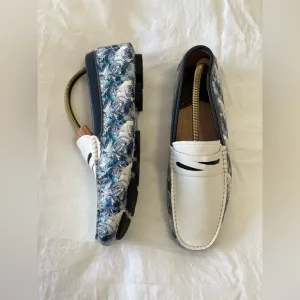 Robert Graham | Men’s 12 | White Blue Doggerland Print Leather Driving Loafers