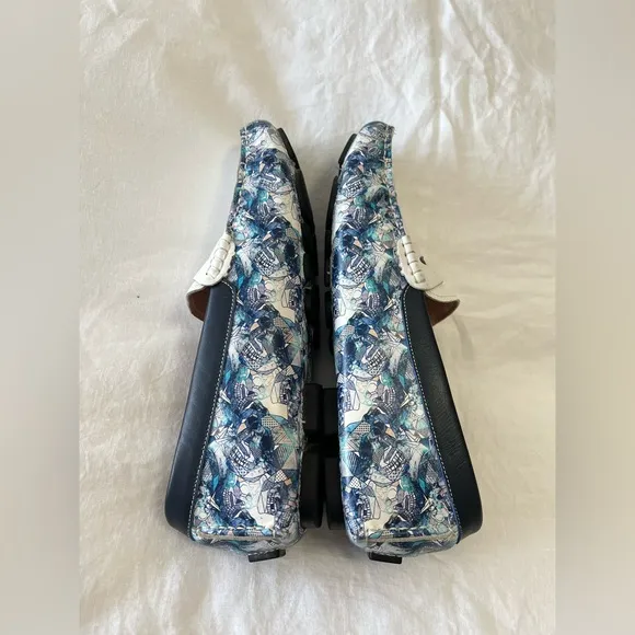 Robert Graham | Men’s 12 | White Blue Doggerland Print Leather Driving Loafers