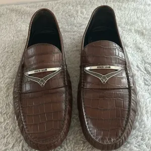 ROBERTO CAVALLI Croc-Embossed Leather Driving Loafers