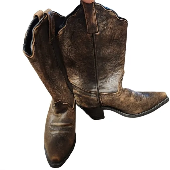 Rockin country western distressed boots size 7 never worn