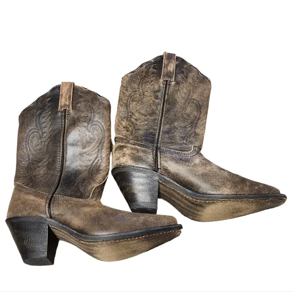 Rockin country western distressed boots size 7 never worn