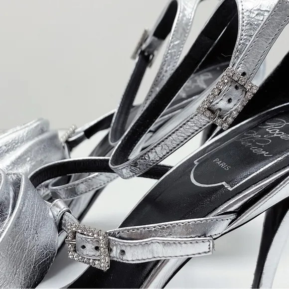 Roger Vivier Silver Leather 3D Rose and Roll Open Toe Strappy Sandals 38 8 100mm