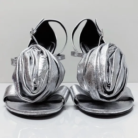 Roger Vivier Silver Leather 3D Rose and Roll Open Toe Strappy Sandals 38 8 100mm
