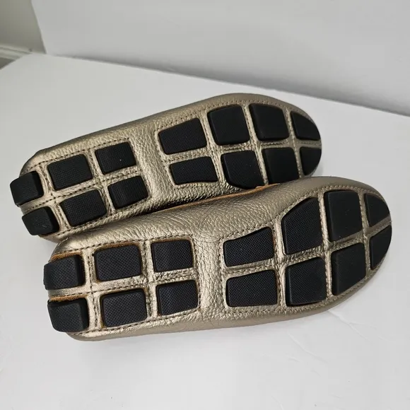 Saks Fifth Avenue Gold Metallic Loafers Women’s Size 8B