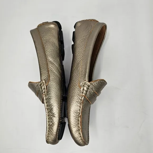 Saks Fifth Avenue Gold Metallic Loafers Women’s Size 8B