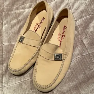 Salvatore FERRAGAMO Driving Loafers