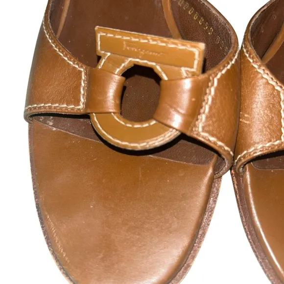 Salvatore Ferragamo Fibula Brown Leather Open Toe Shoe sandals slides size 8B