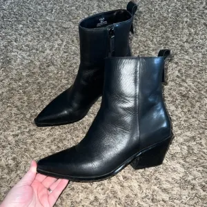 Sanctuary Black Leather Mid Calf Heeled Boots Size 8