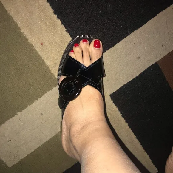 Sandals/ slides back