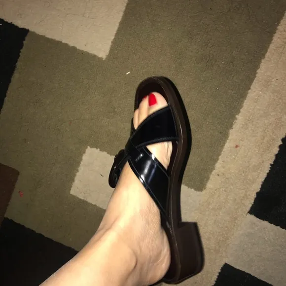 Sandals/ slides back