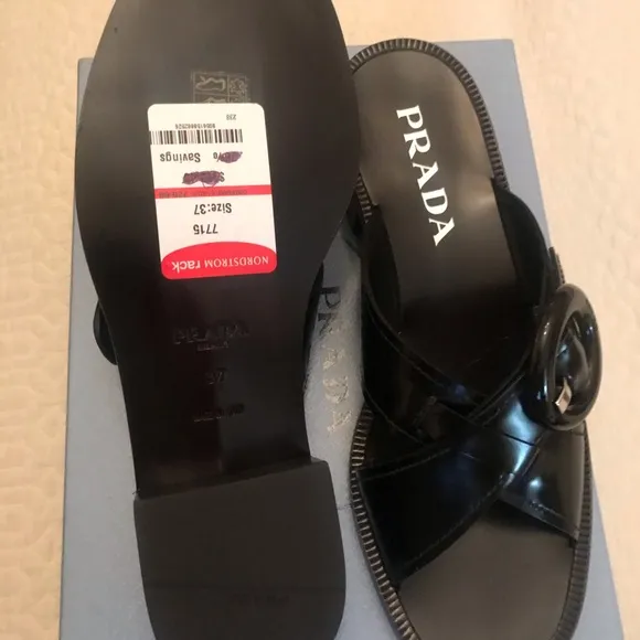 Sandals/ slides back