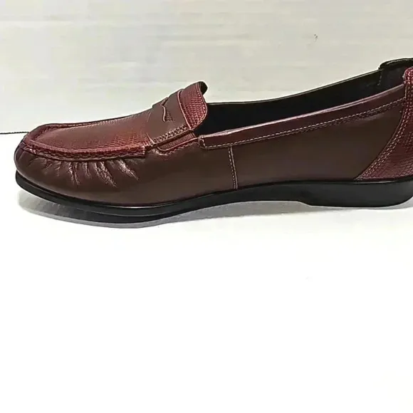SAS womens leather penny loafer shoes sz 9.5W brown slip-on two-tone Cus…