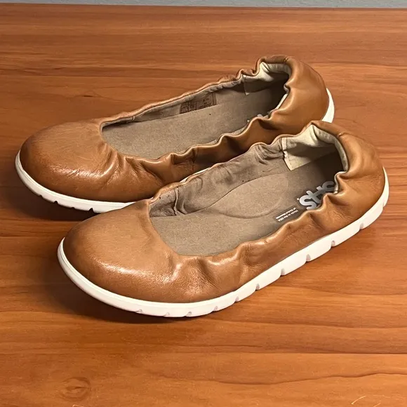 SAS Women's Radiant Hazel Ballet Flat Tan Leather Flats Size 8.5 N