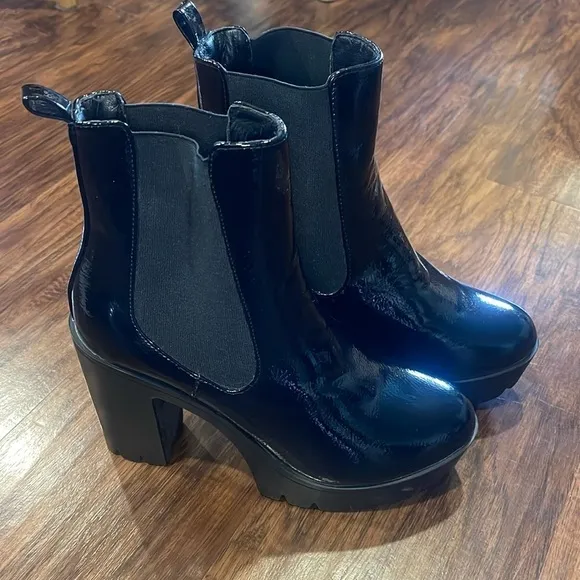 Seychelles Gracie Patent Leather Platform chunky ankle goth Boot 10