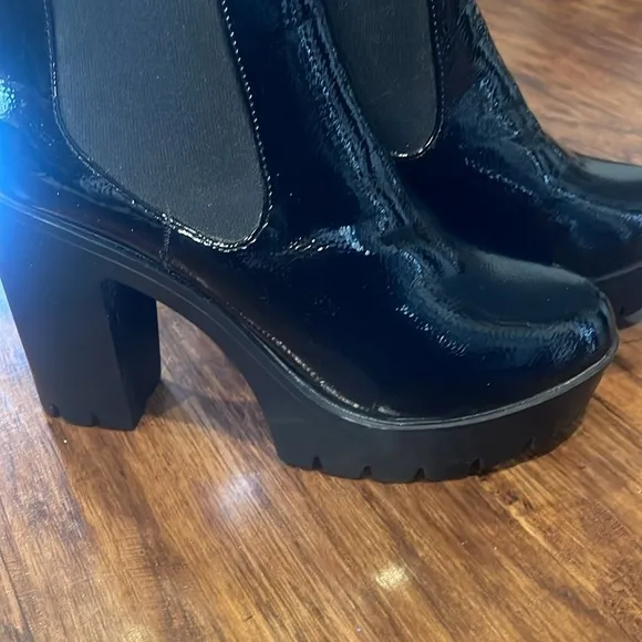 Seychelles Gracie Patent Leather Platform chunky ankle goth Boot 10