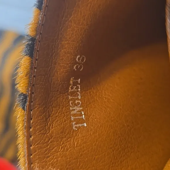 Silent D tinglet kitten heel boots