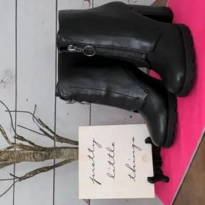 Simply Vera Vera Wang Chunky Y2K Black Grouse Women's High Heel Ankle Boots 9.5