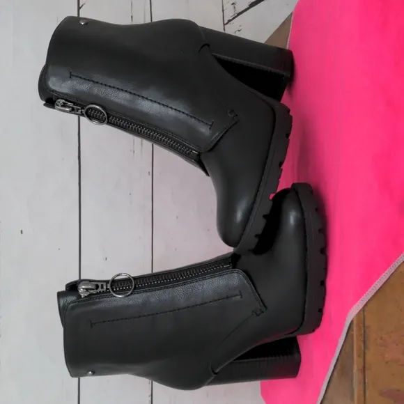 Simply Vera Vera Wang Chunky Y2K Black Grouse Women's High Heel Ankle Boots 9.5