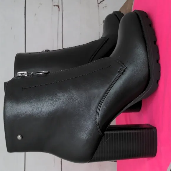 Simply Vera Vera Wang Chunky Y2K Black Grouse Women's High Heel Ankle Boots 9.5