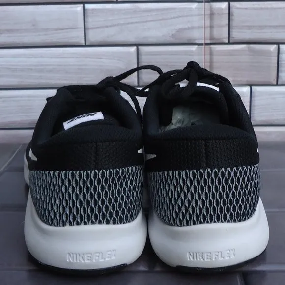 SIZE 5 Y. NIKE Flex Experience running sneakers shoes.