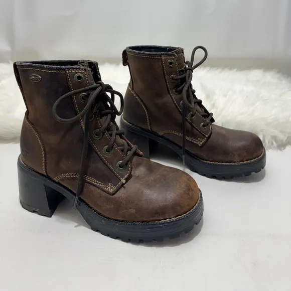 Skechers vintage chunky boots