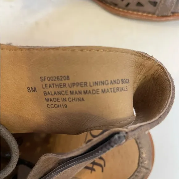 Sofft Tan Glitter Leather Gladiator Open Toe Sandals Size 8 M