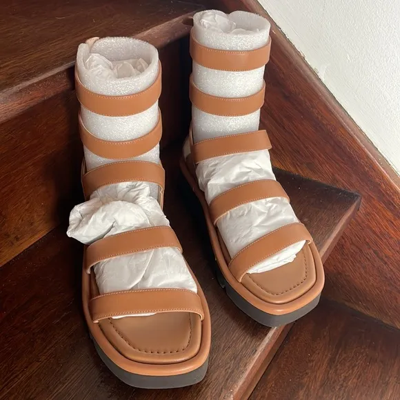 SOLD ‼️ Stuart Weitzman Gala gladiator sandals NIB